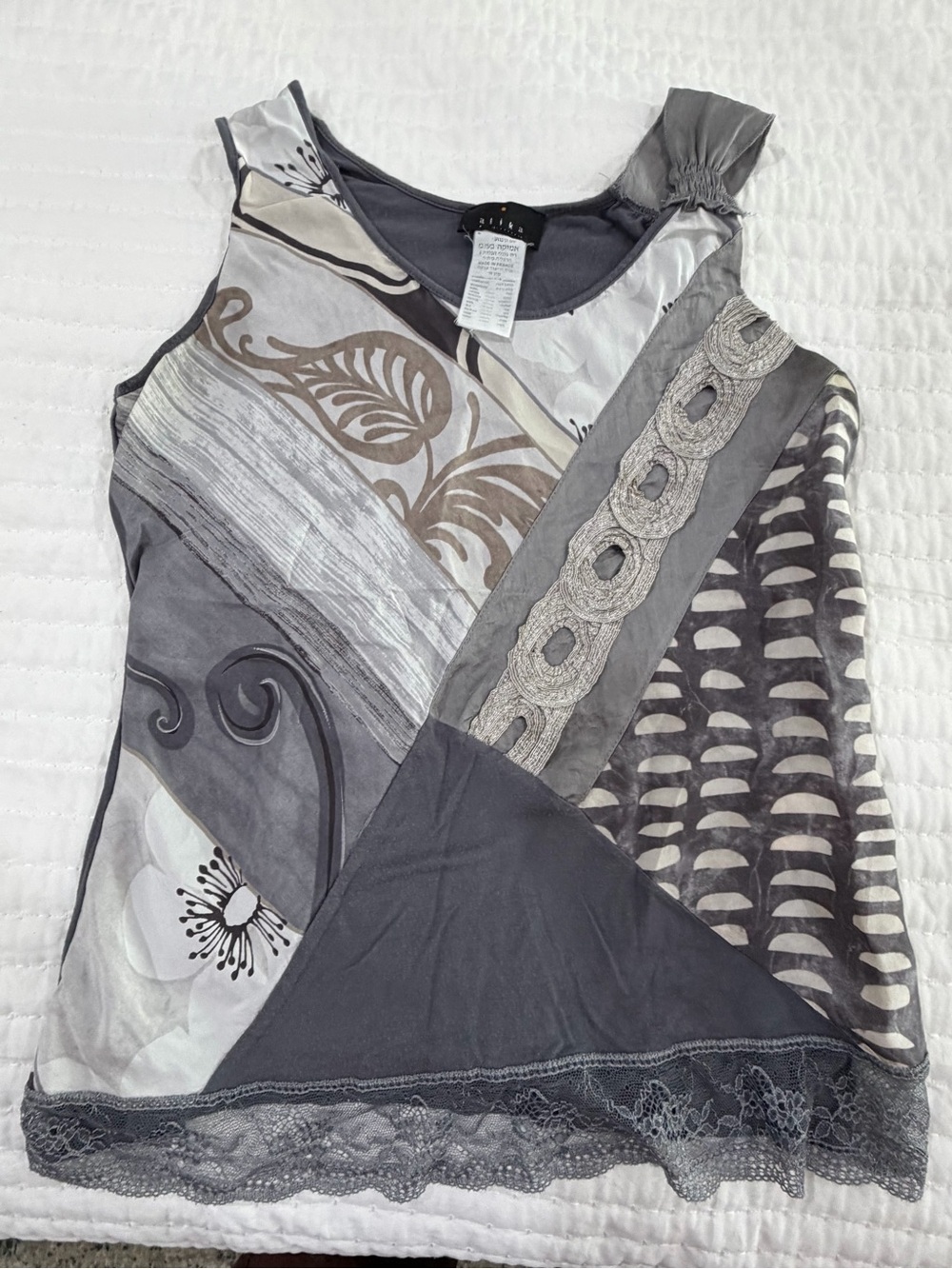 Gray Mixed-Pattern Sleeveless Tank Top with Lace Trim